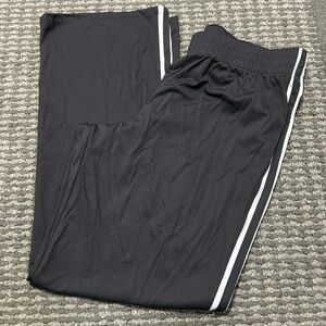 Woman’s Champion pants sz Large